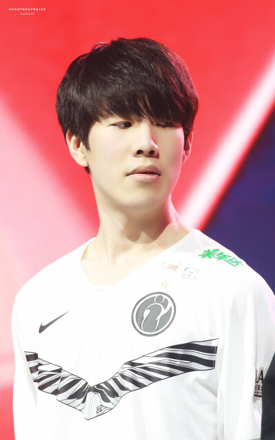 或无缘S13赛季！小狗Uzi直播发声，年龄问题是关键