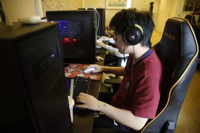 RNG确认进入2025LPL夏季赛涅槃组！