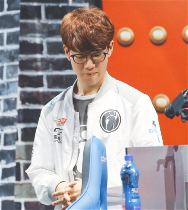 2025年LOL选手人气TOP20：Doinb、Scout、Viper、Xiaohu上榜