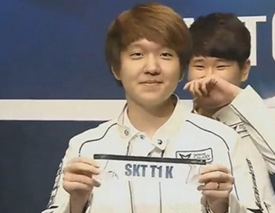 姿态塞拉斯毁天灭地 小钰狗头团战乱敲 姿态队1-0PYL队